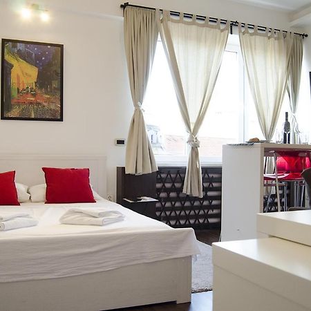 Studio Apartment With A View Of Ban Jelacic Square Zagreb Exterior foto